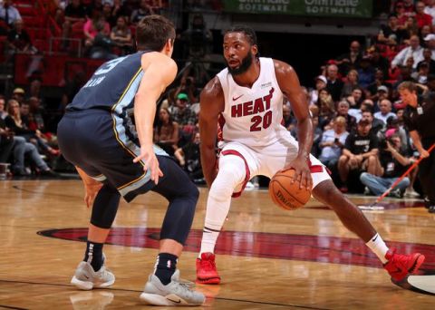 热火轻取灰熊，易建联状态火热