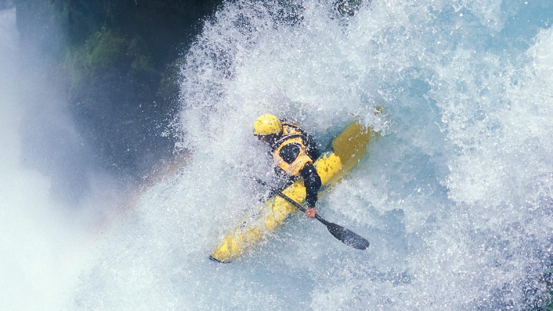 孤勇者的逆袭，阿隆索扛起迈凯伦，向红牛王朝发起绝地反击